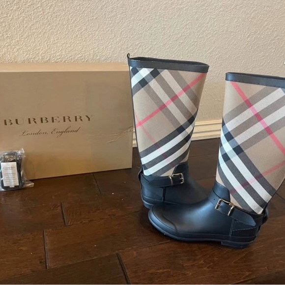 Burberry Simeon Check Rain Boot - Picture 2 of 9